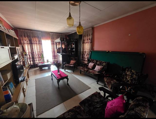 3 BEDROOM HOUSE FOR SALE IN VANDERBIJLPARK CE 5